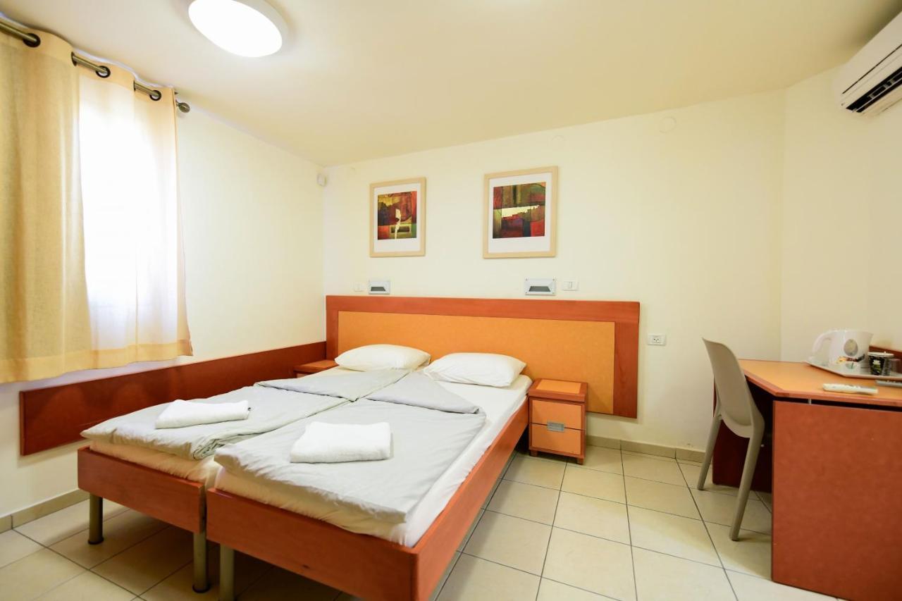 Hi - Arad Hostel ภายนอก รูปภาพ